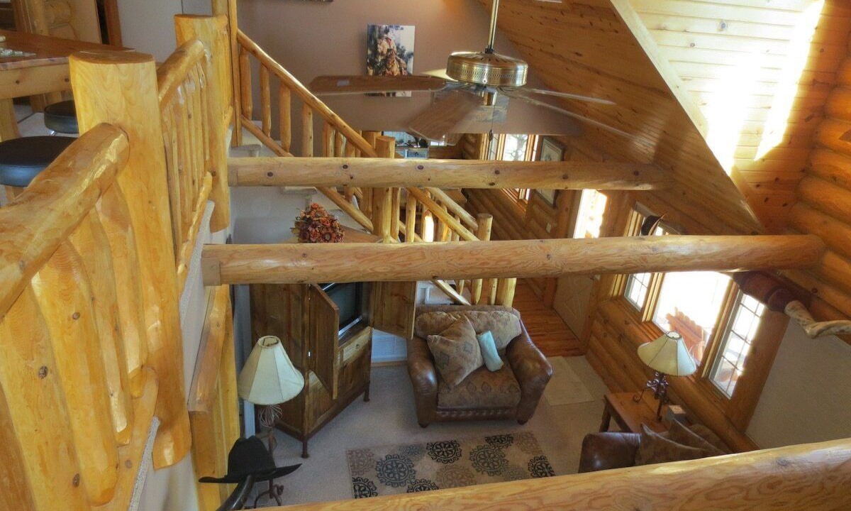Photo of Livingroom in Highland Pines