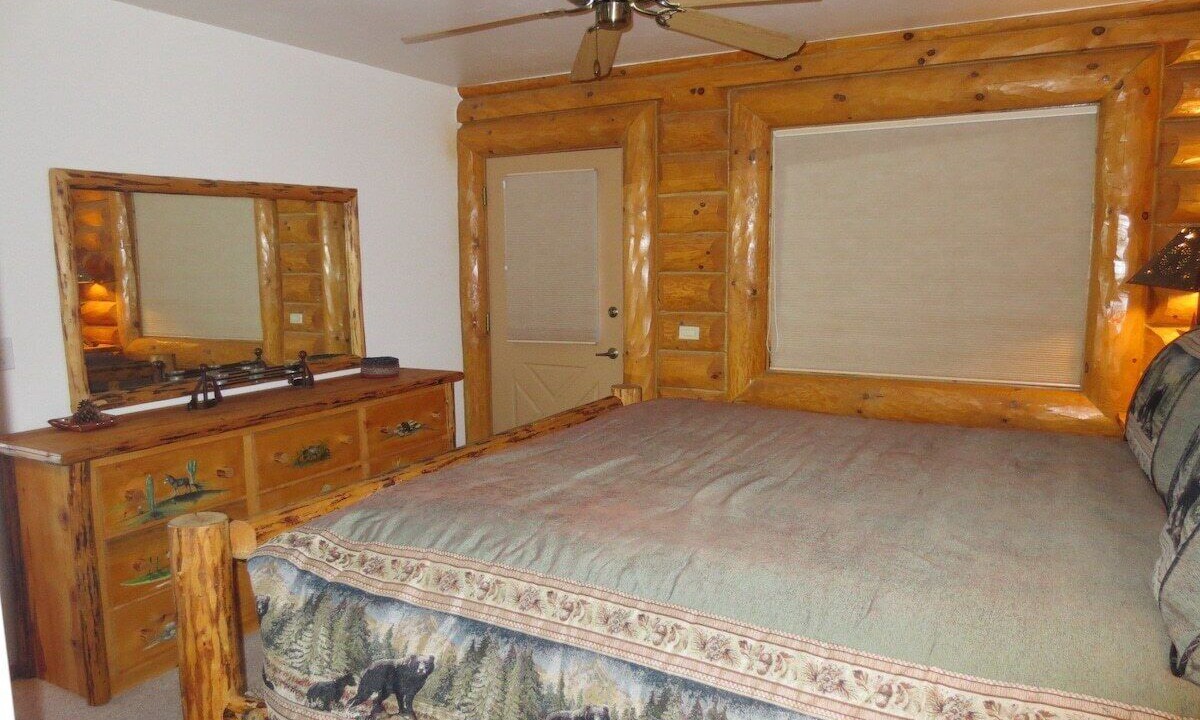 Photo of Bedroom in Highland Pines