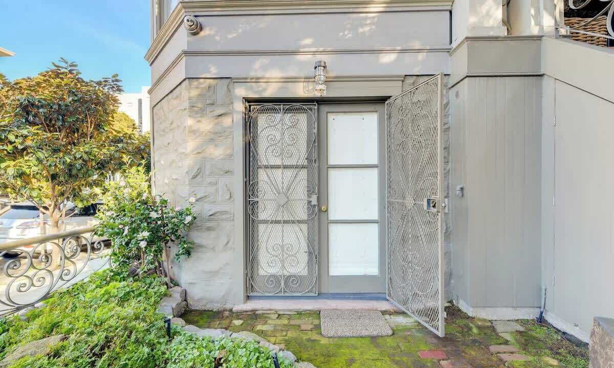 Photo of Others in Pacific Heights