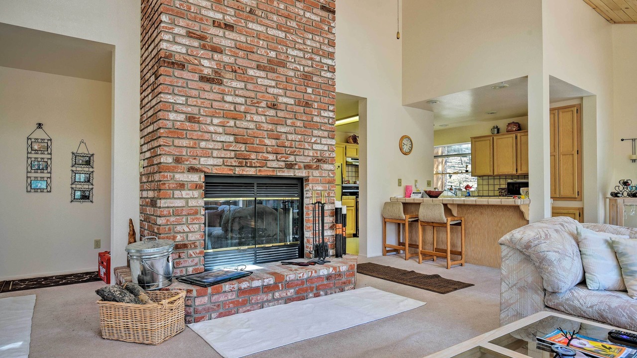 Photo of Livingroom in Pine Mountain Club