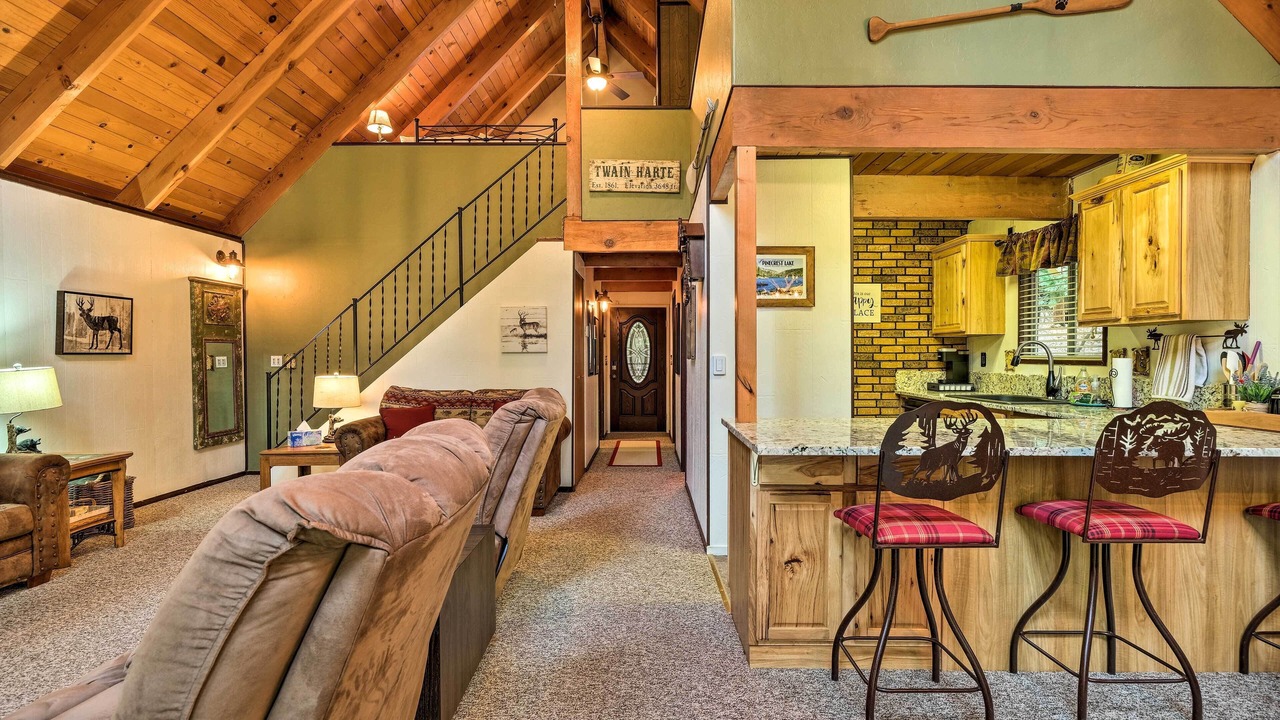 Photo of Livingroom in Twain Harte
