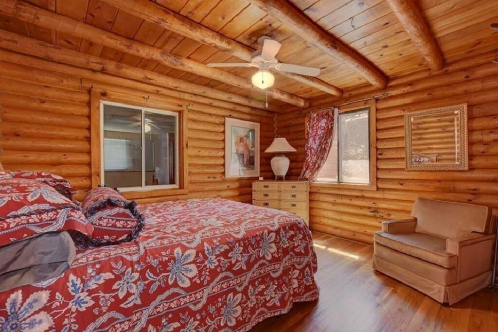 Photo of Bedroom in Mountain Club