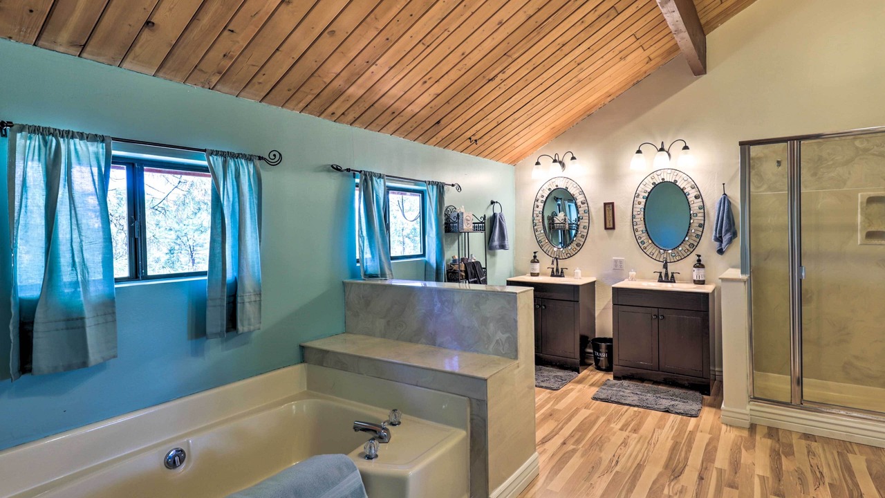 Photo of Bathroom in Oak Knoll Village