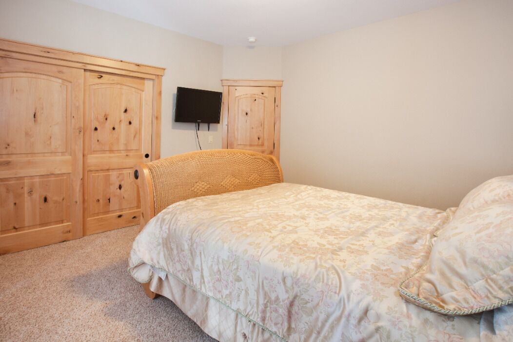 Photo of Bedroom in Al Tahoe