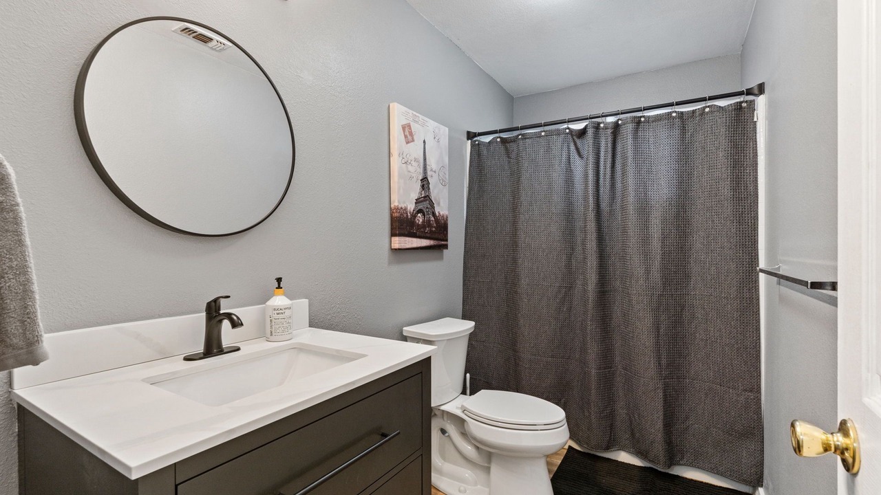 Photo of Bathroom in Yosemite Lakes