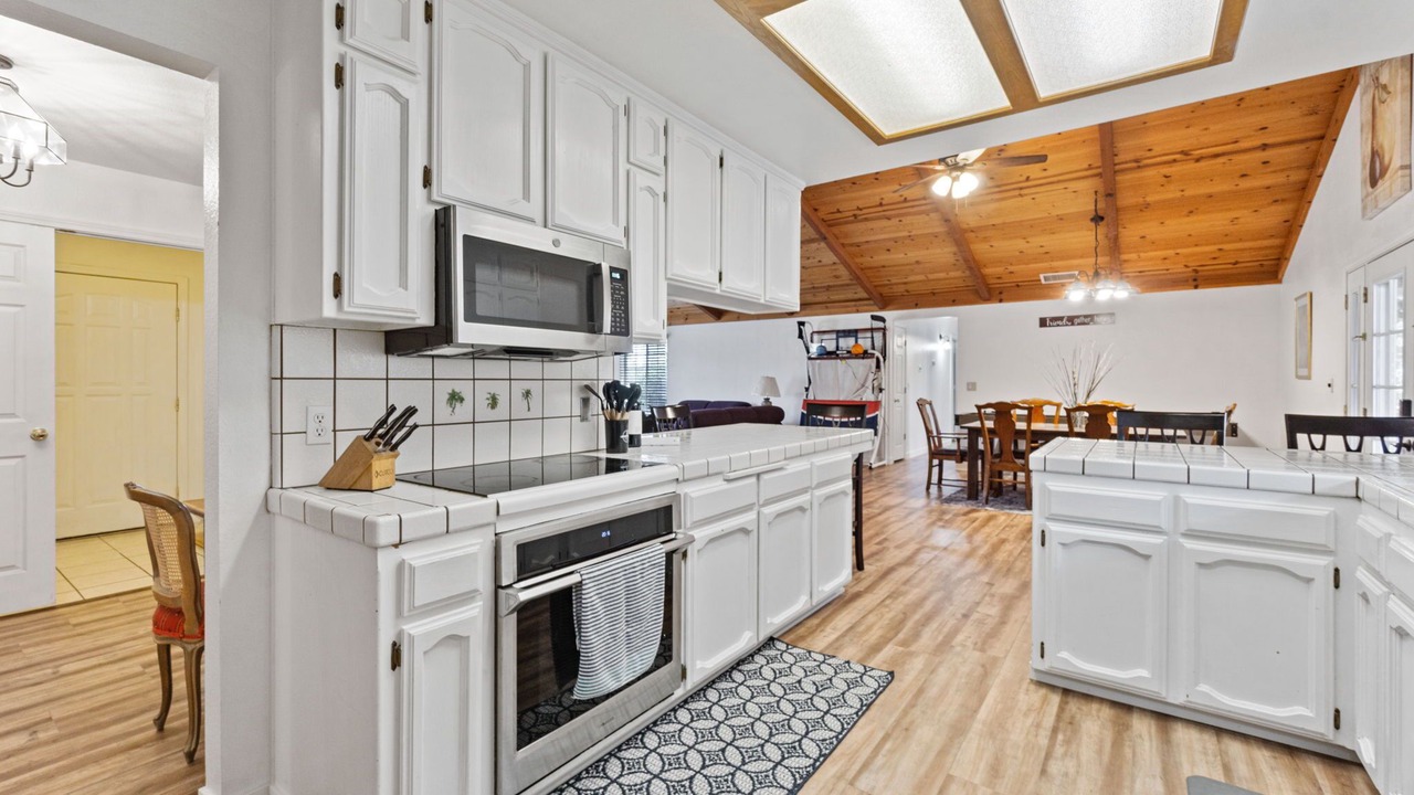 Photo of Kitchen in Yosemite Lakes