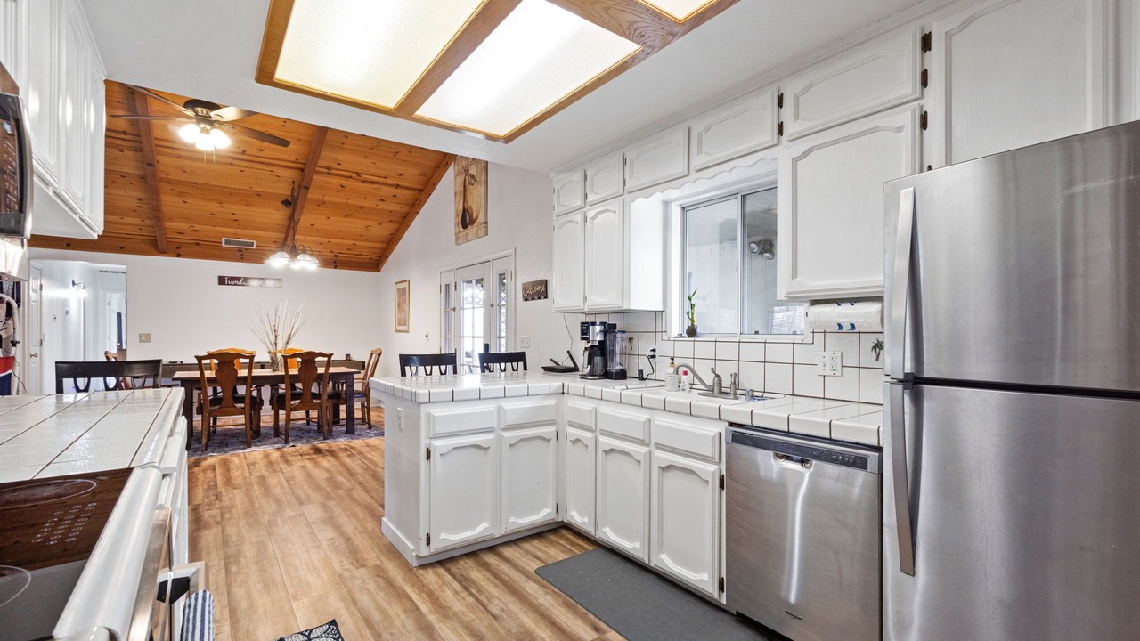 Photo of Kitchen in Yosemite Lakes
