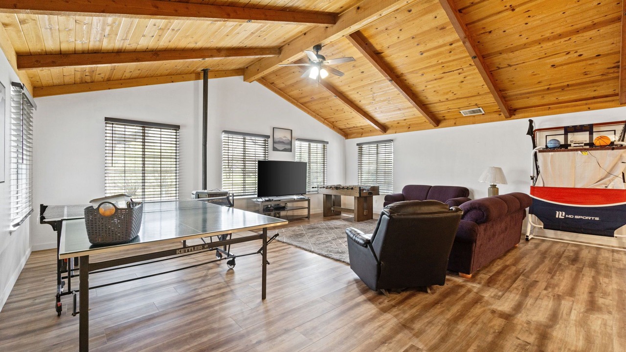 Photo of Livingroom in Yosemite Lakes