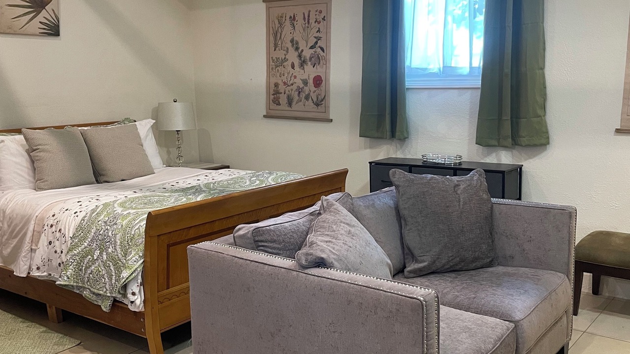 Photo of Livingroom in Van Nuys
