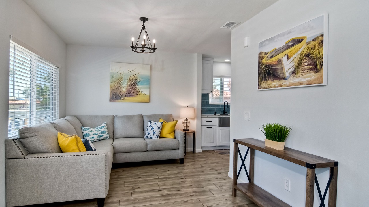 Photo of Livingroom in Townsite