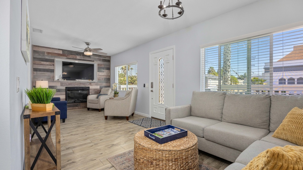 Photo of Livingroom in Townsite