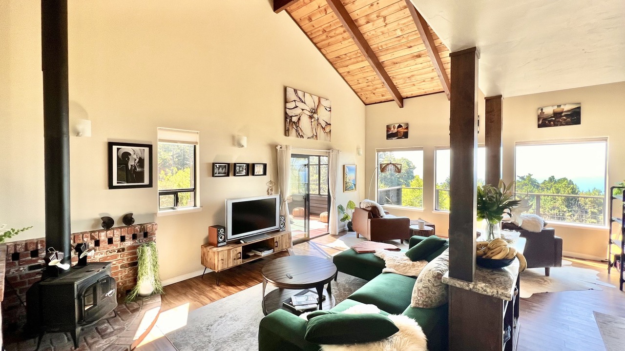 Photo of Livingroom in Sea Ranch
