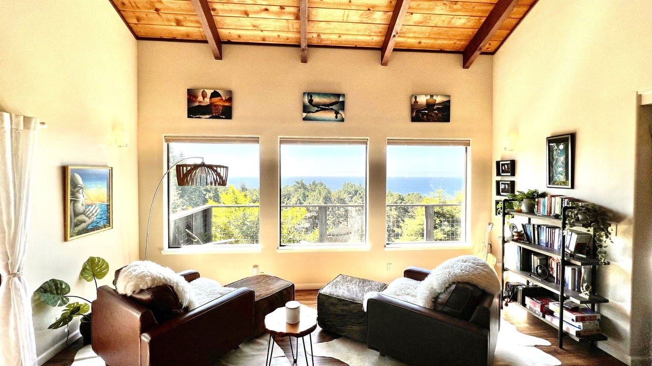 Photo of Livingroom in Sea Ranch