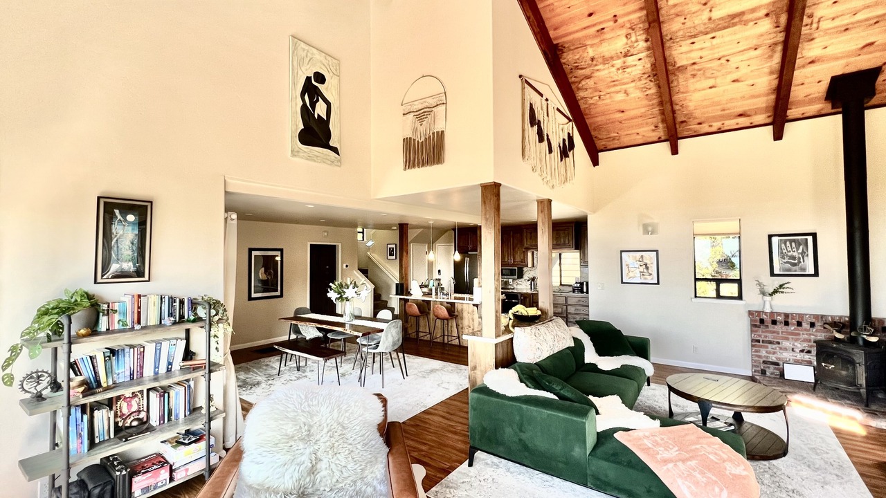 Photo of Livingroom in Sea Ranch