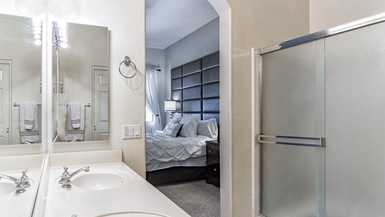 Photo of Bathroom in Oakwood