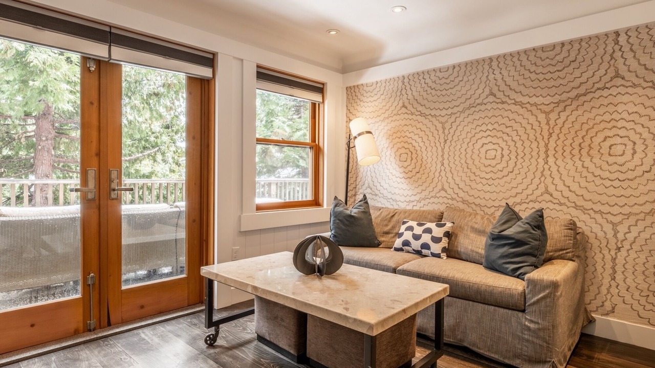 Photo of Livingroom in Homewood