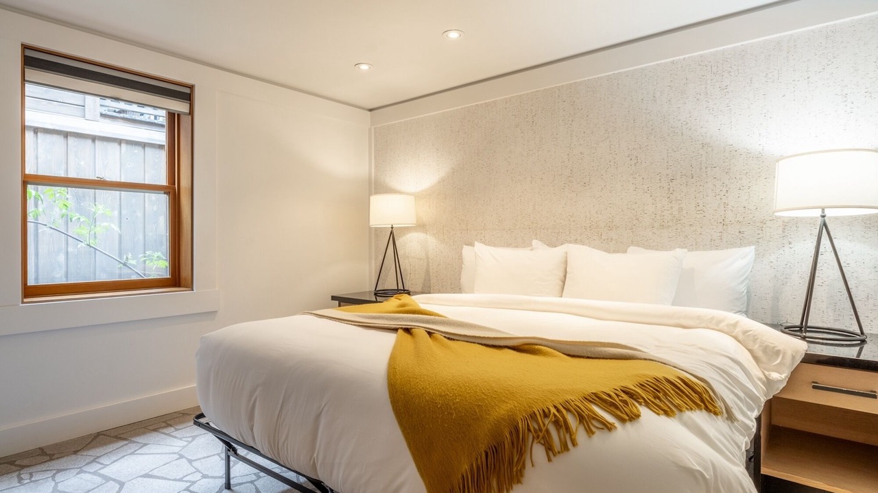 Photo of Bedroom in Homewood