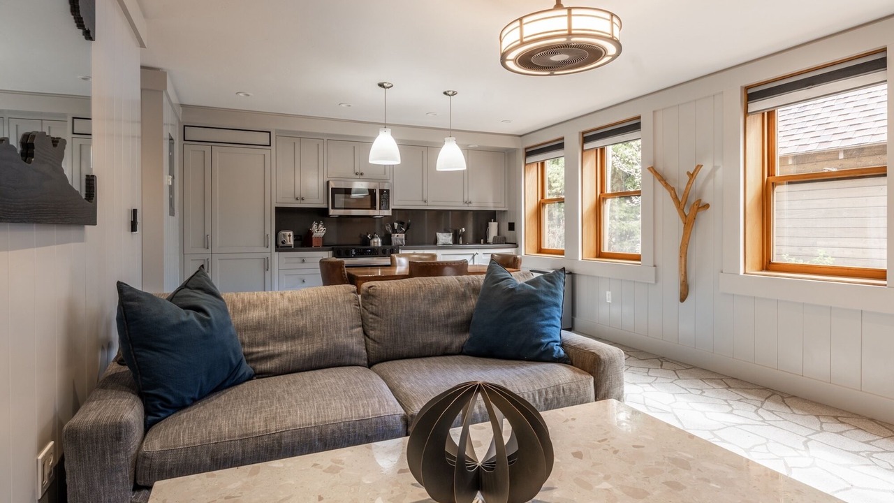 Photo of Livingroom in Homewood