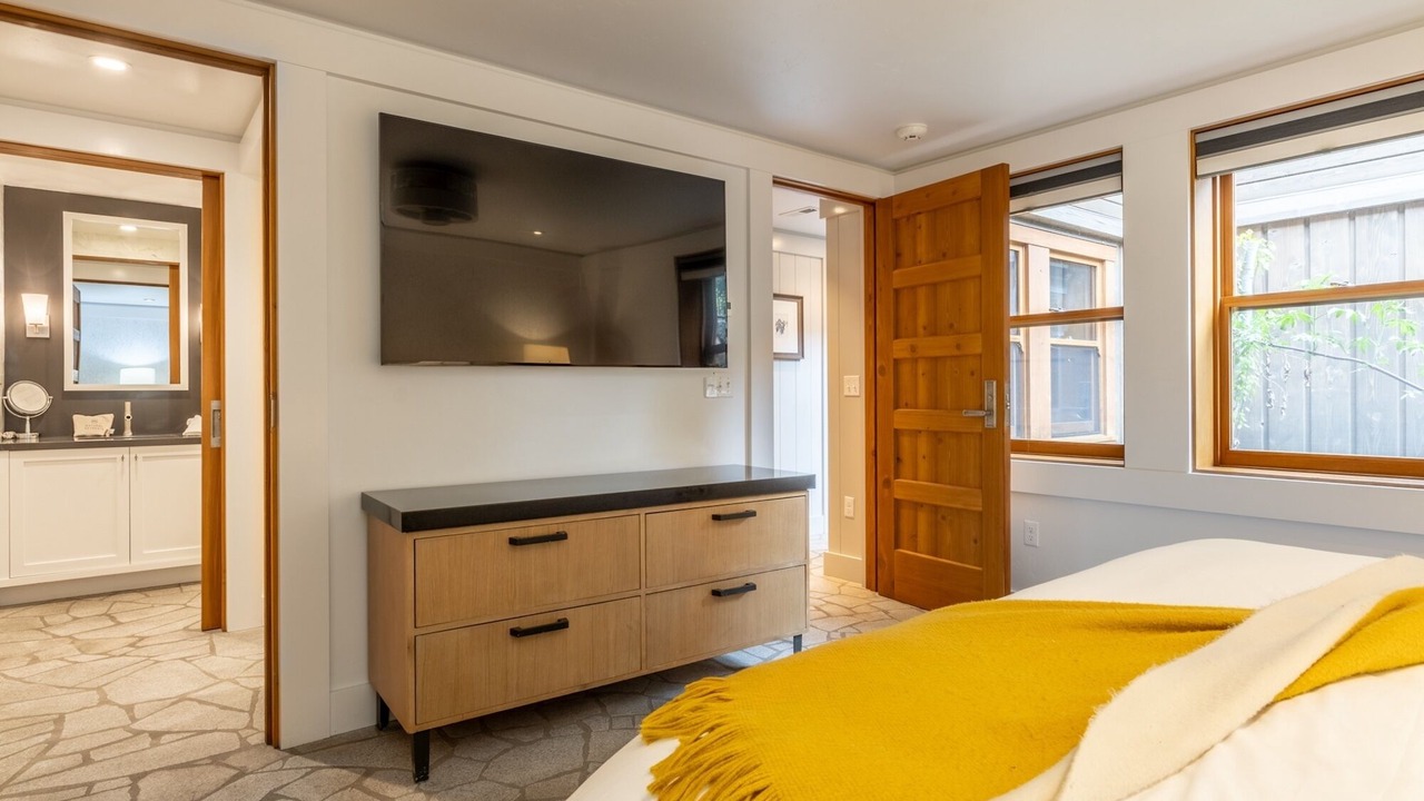 Photo of Bedroom in Homewood