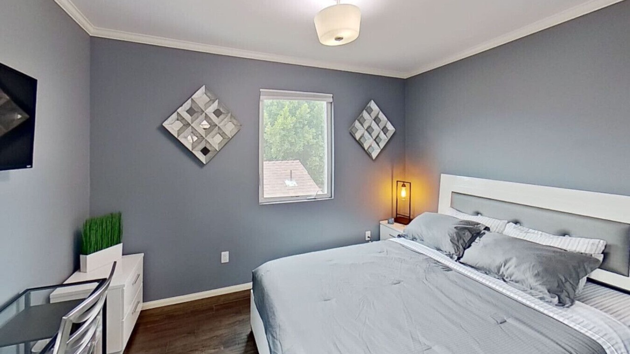 Photo of Bedroom in NoHo Arts District
