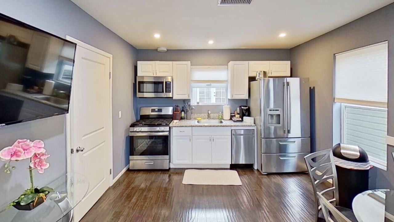 Photo of Kitchen in NoHo Arts District