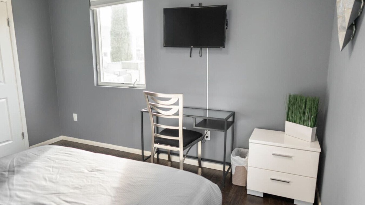Photo of Bedroom in NoHo Arts District