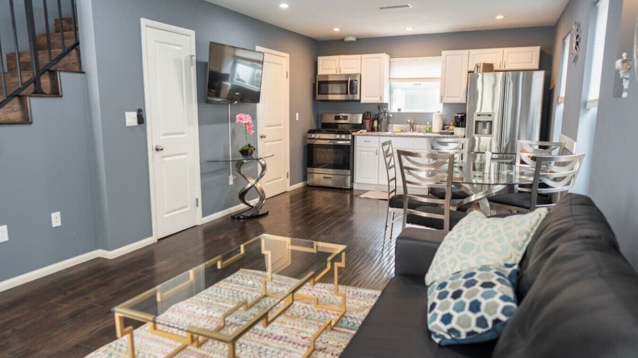 Photo of Livingroom in NoHo Arts District