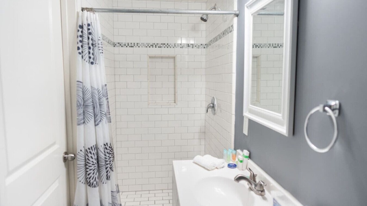 Photo of Bathroom in NoHo Arts District