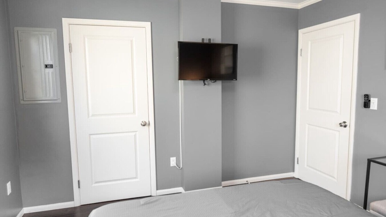 Photo of Bedroom in NoHo Arts District