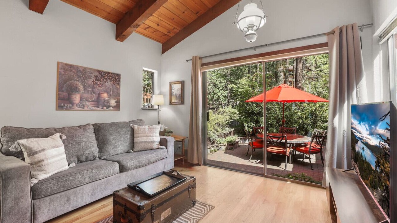 Photo of Livingroom in Zephyr Cove