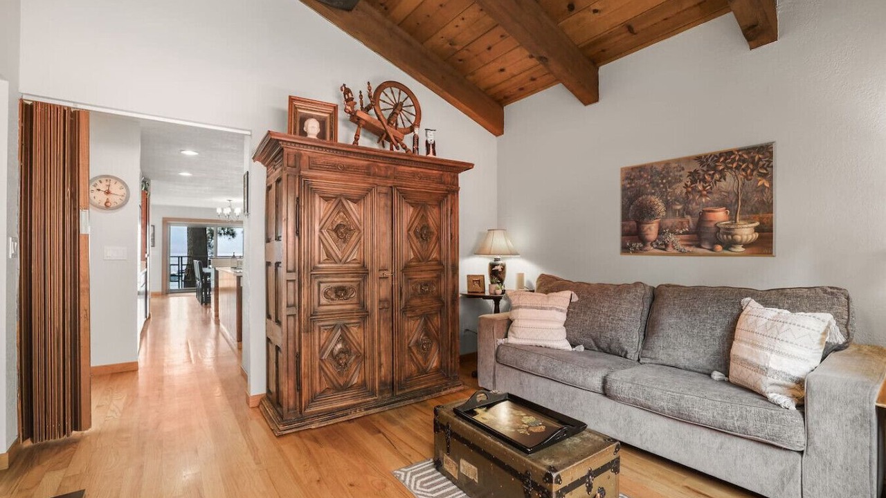 Photo of Livingroom in Zephyr Cove