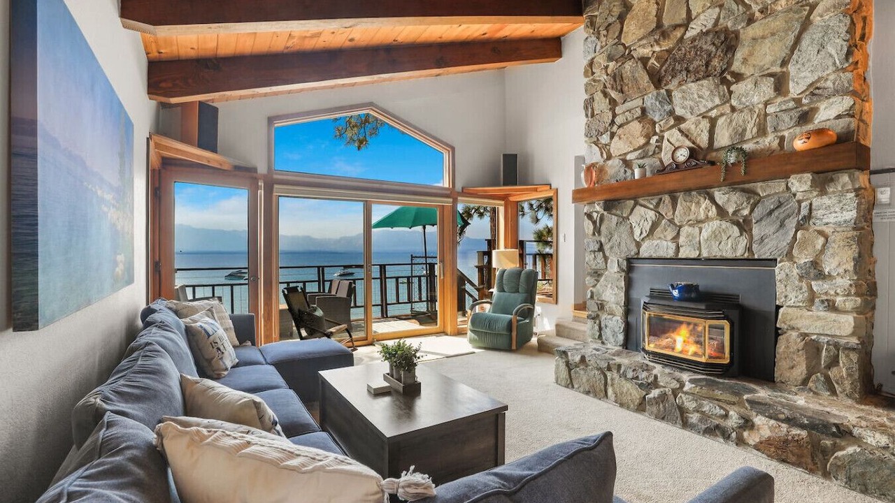 Photo of Livingroom in Zephyr Cove