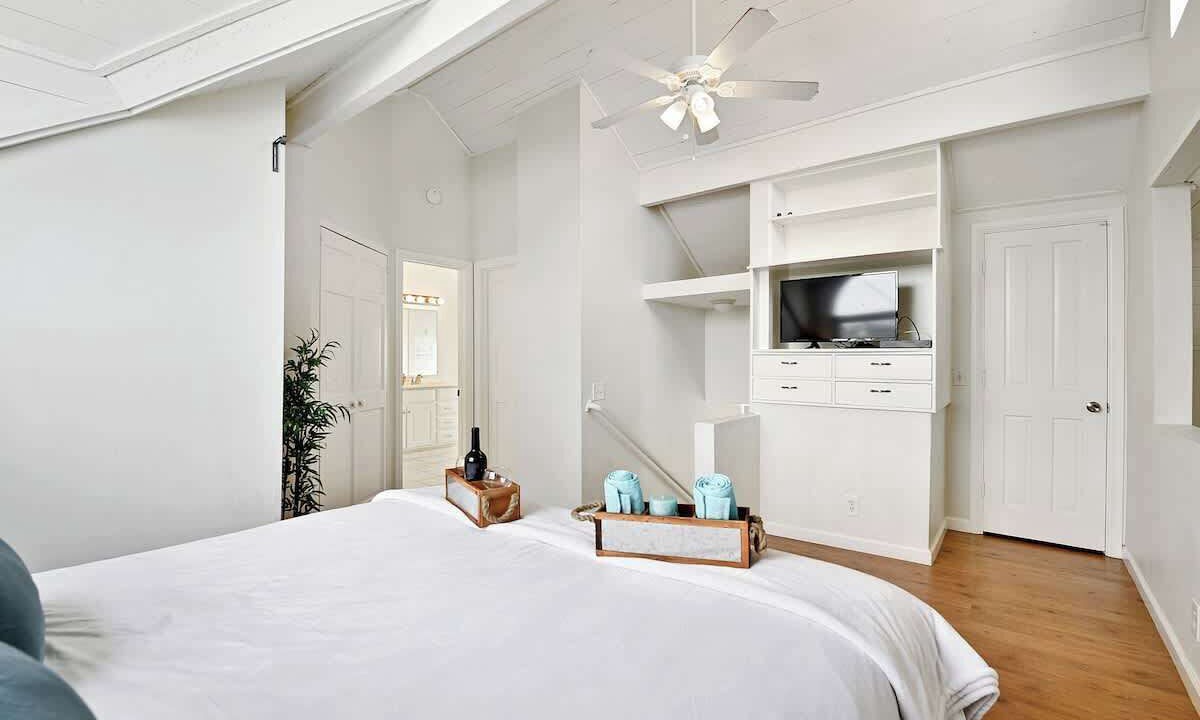 Photo of Bedroom in Mission Beach