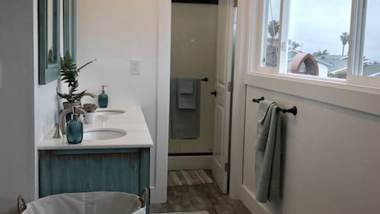 Photo of Bathroom in Lantern District