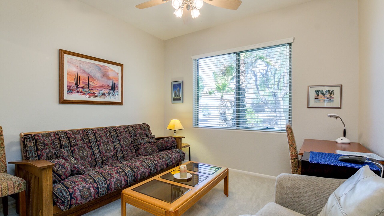 Photo of Livingroom in Surprise