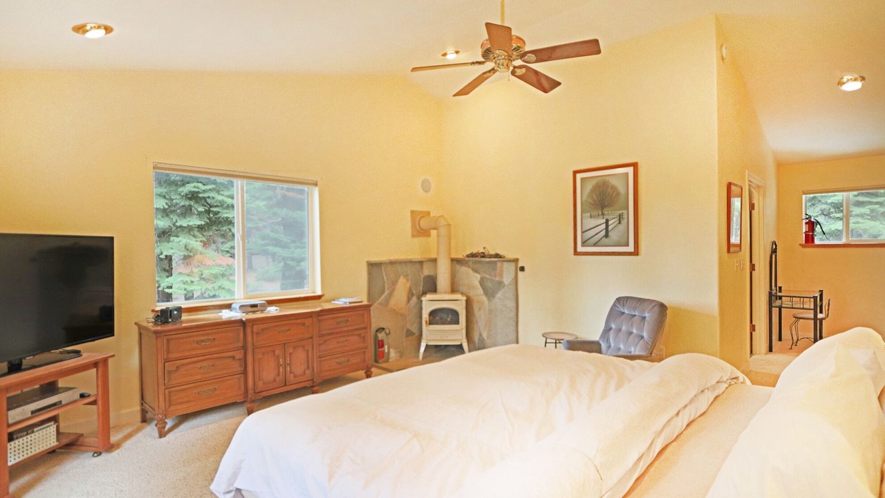 Photo of Bedroom in Tahoe Woods