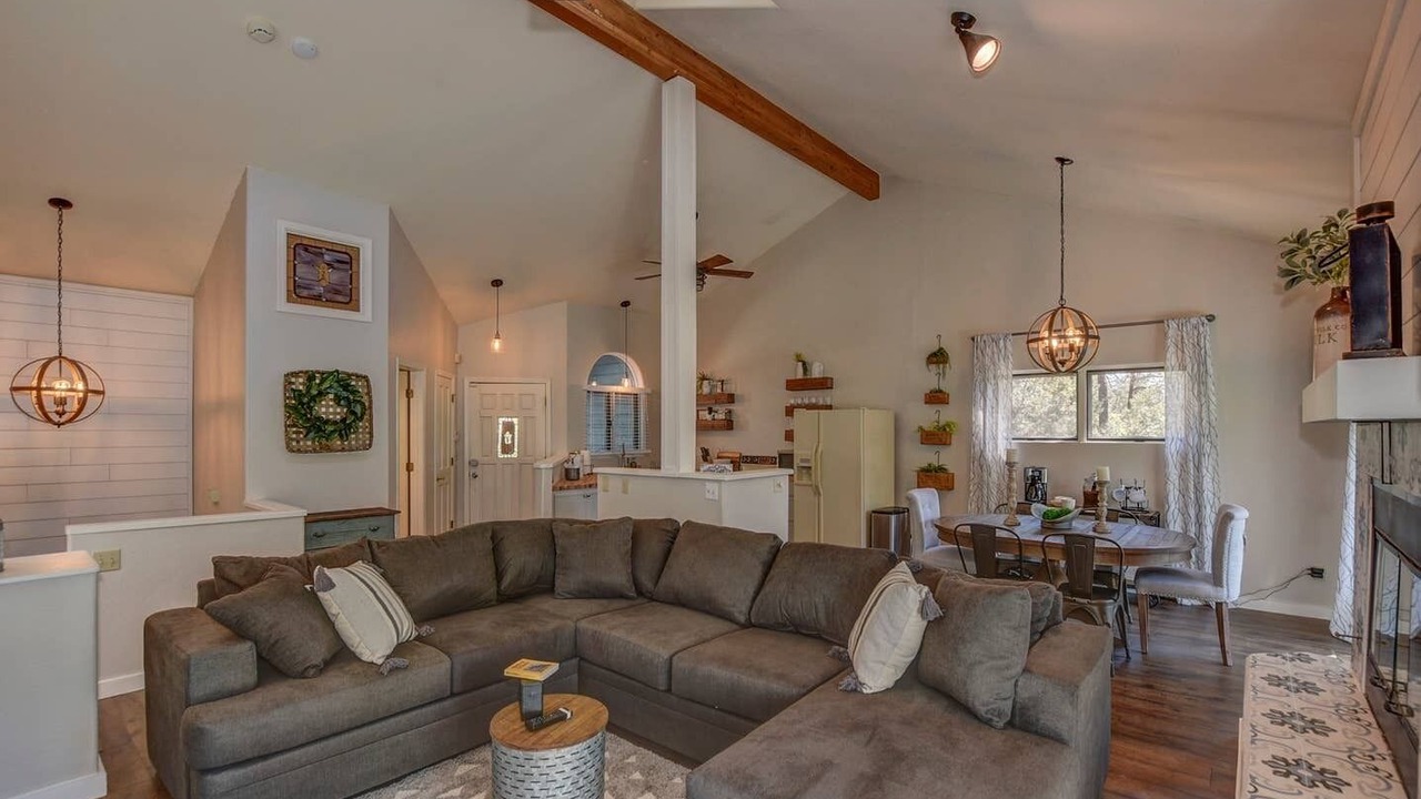 Photo of Livingroom in Timber Ridge