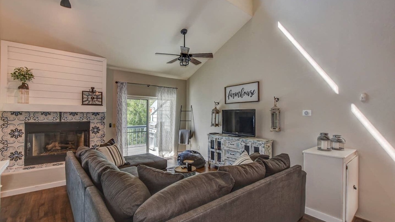 Photo of Livingroom in Timber Ridge