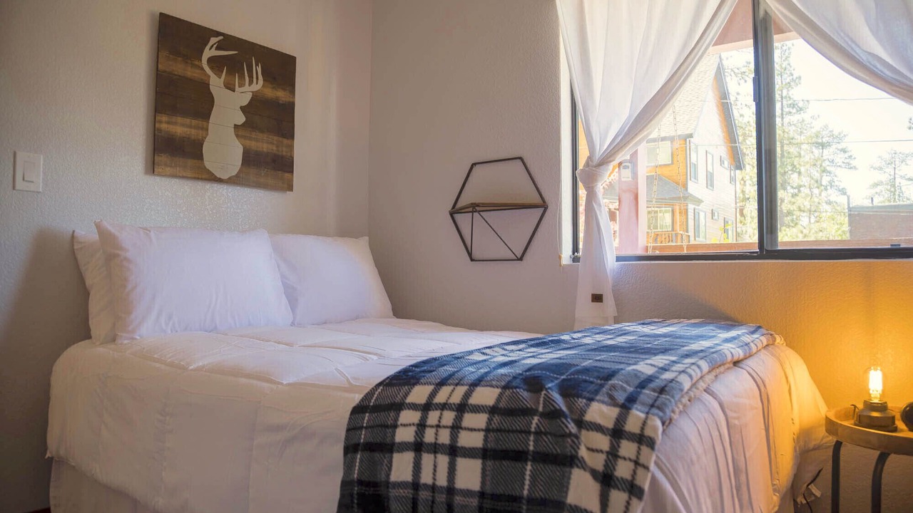 Photo of Bedroom in Big Bear Lake