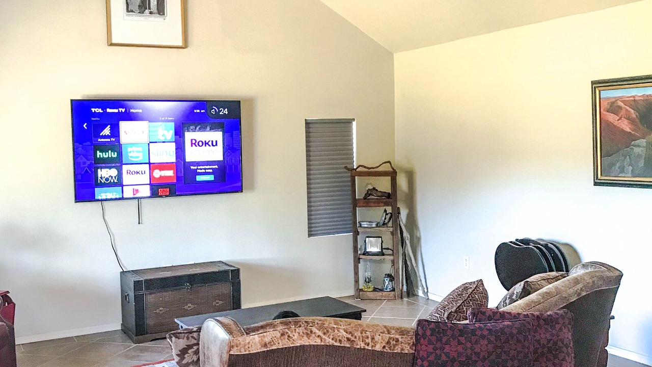 Photo of Livingroom in Black Canyon City