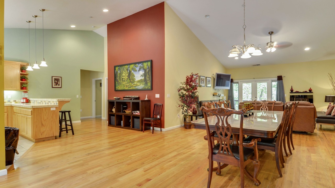 Photo of Bedroom in Guerneville