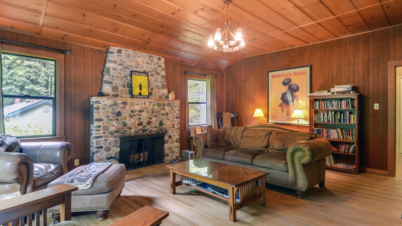Photo of Livingroom in Cazadero