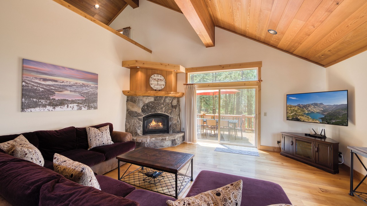 Photo of Livingroom in Truckee