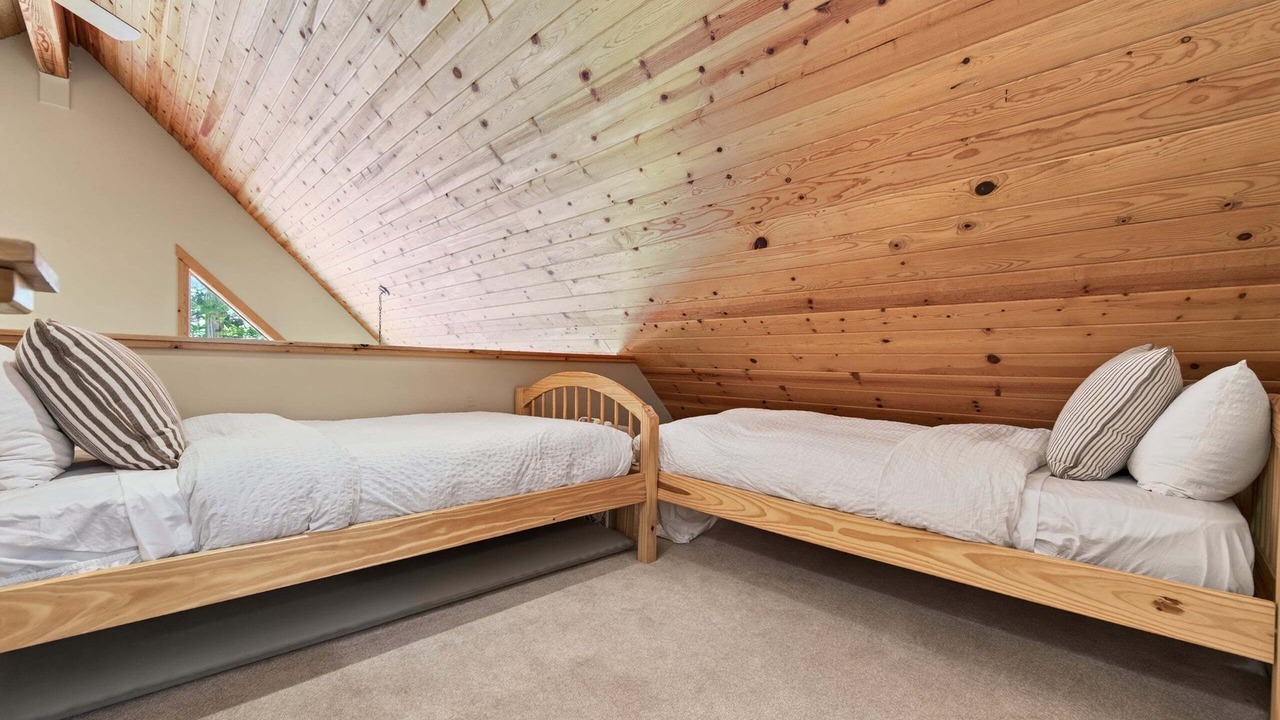 Photo of Bedroom in Homewood