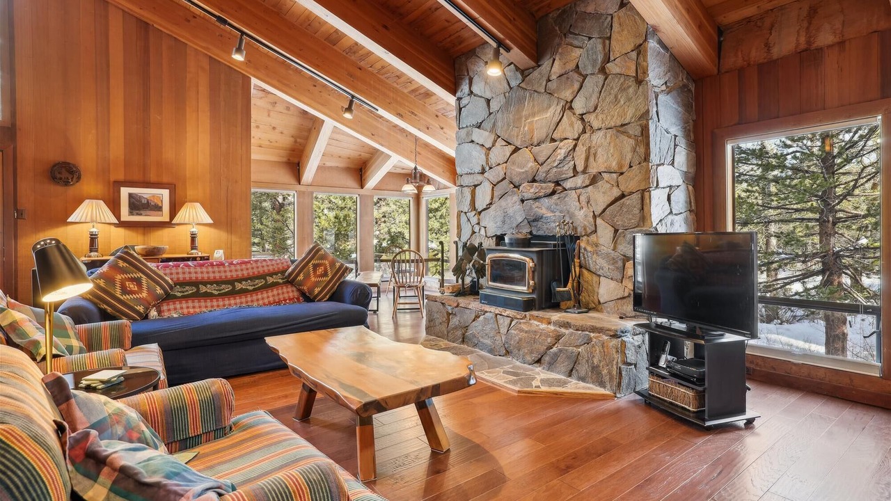 Photo of Bedroom in Alpine Meadows
