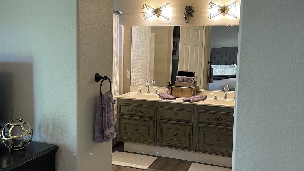 Photo of Bathroom in Topaz