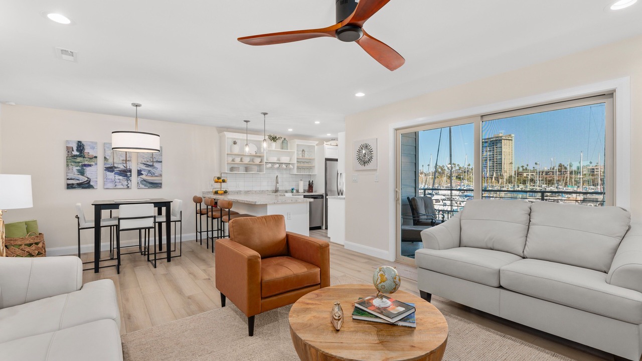 Photo of Livingroom in Townsite