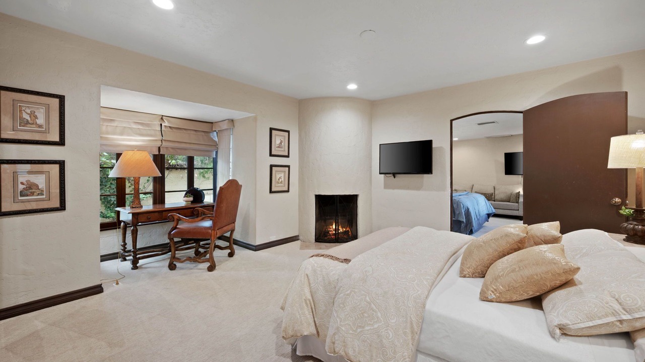 Photo of Livingroom in The Movie Colony