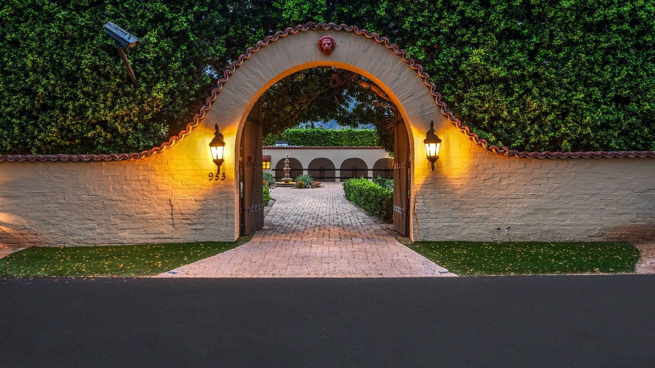 Photo of Outdoor in The Movie Colony