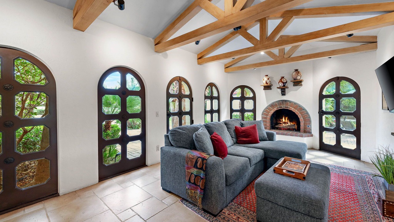 Photo of Livingroom in The Movie Colony